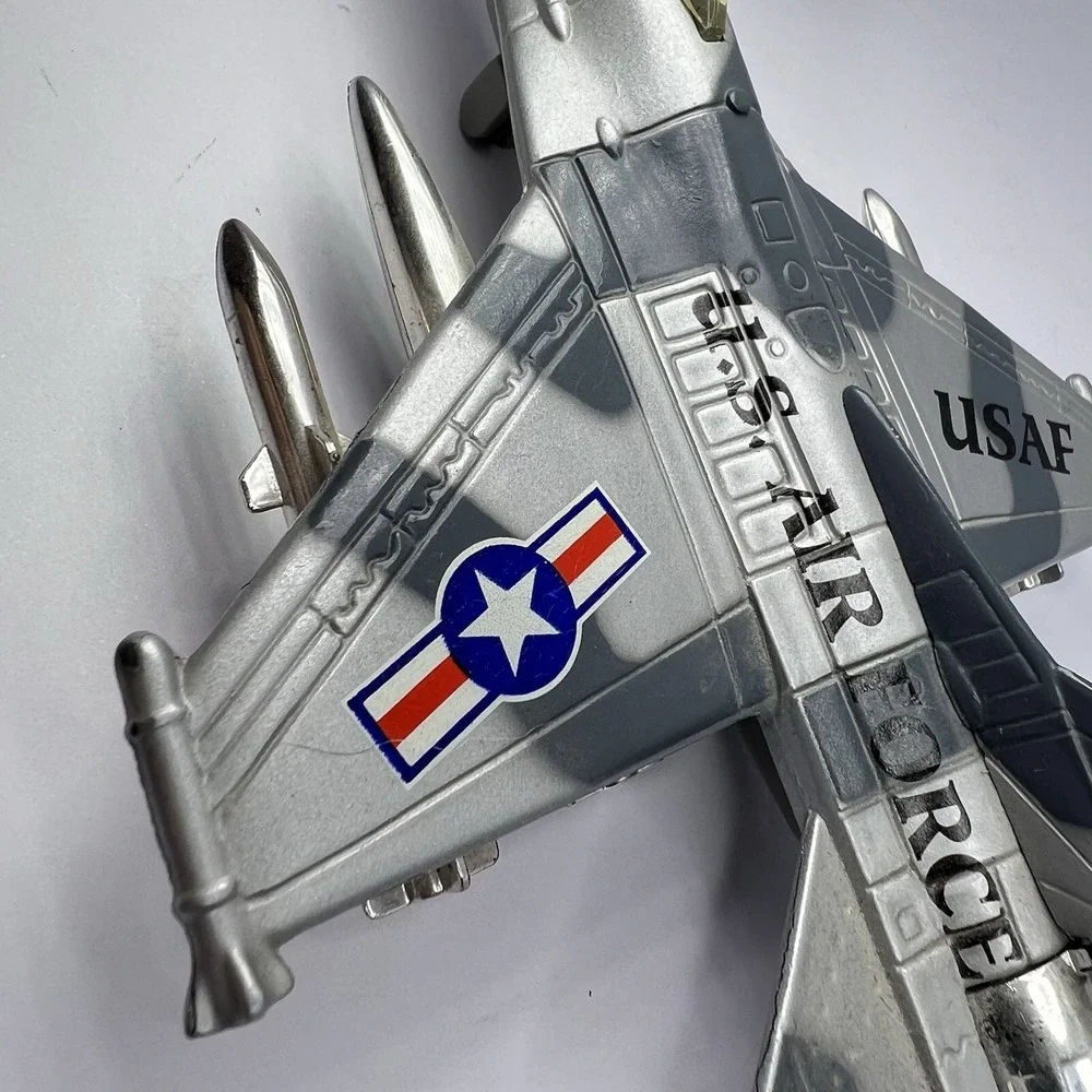 USAF F-16 Fighter Jet 1/72 Diecast Aircraft Pullback - National Archives Store - Picture 7 of 10